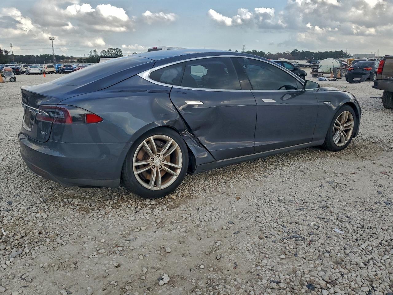 2015 TESLA MODEL S