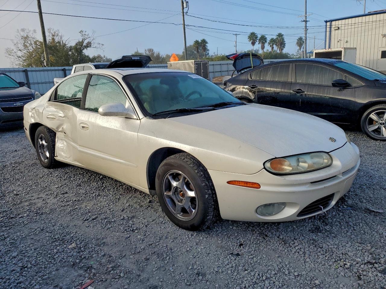 2002 OLDSMOBILE Aurora
