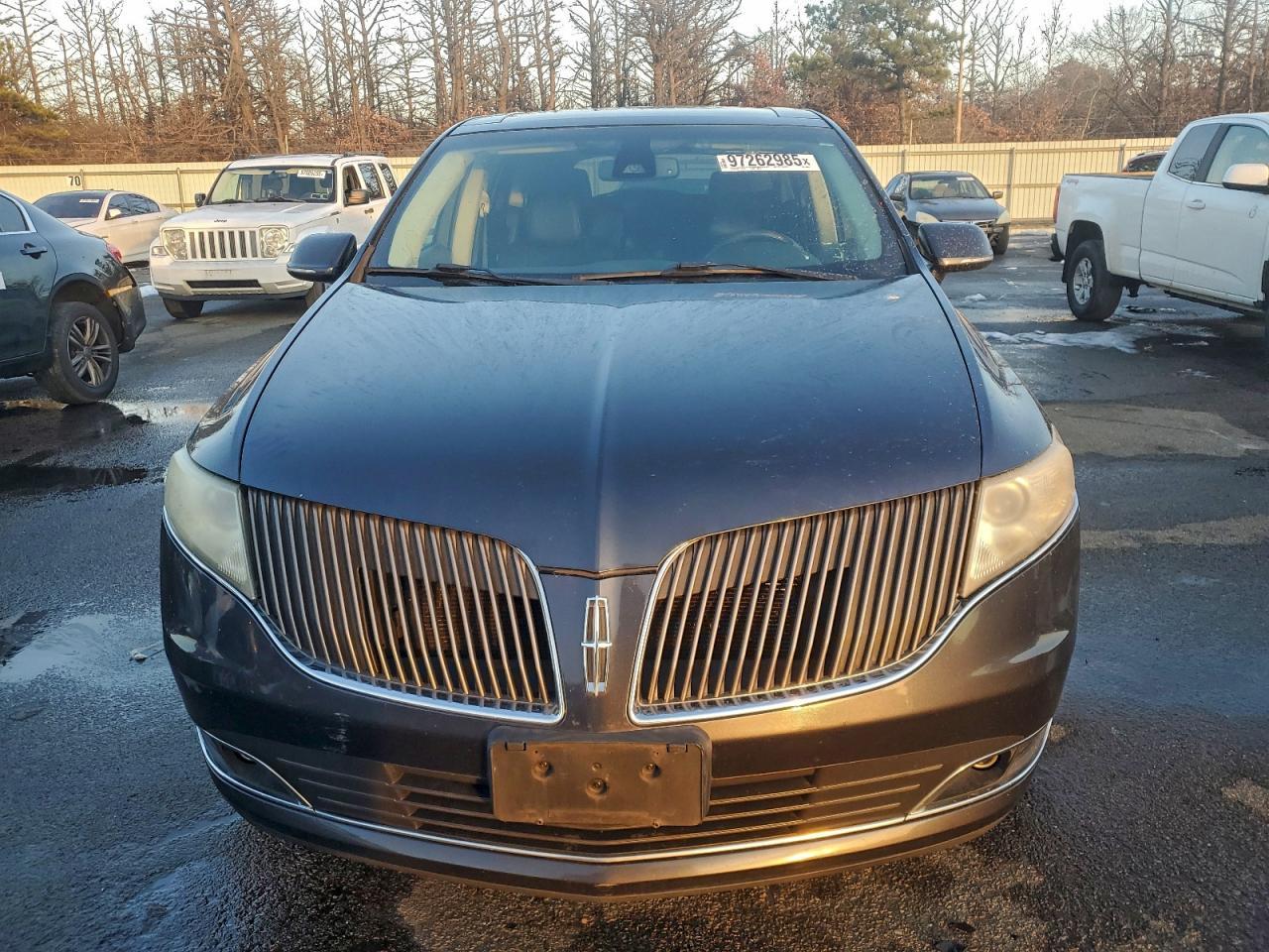 2013 LINCOLN MKT