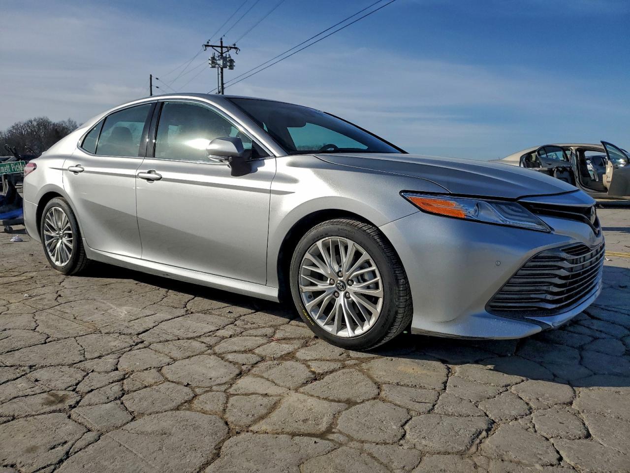 2018 TOYOTA CAMRY