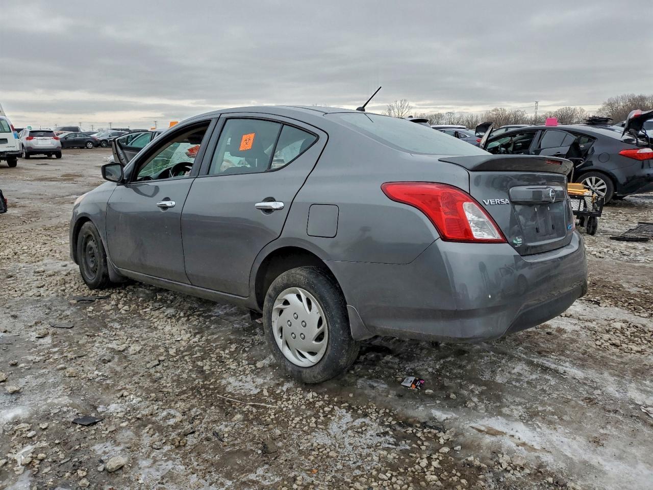 2016 NISSAN VERSA