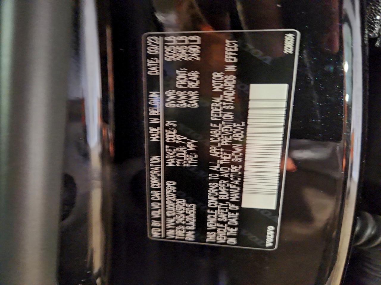 2023 VOLVO XC40