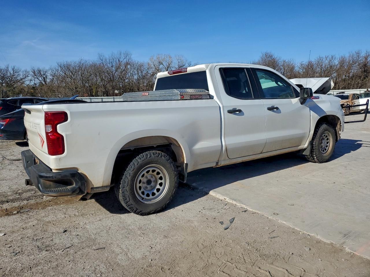 2024 CHEVROLET Silverado