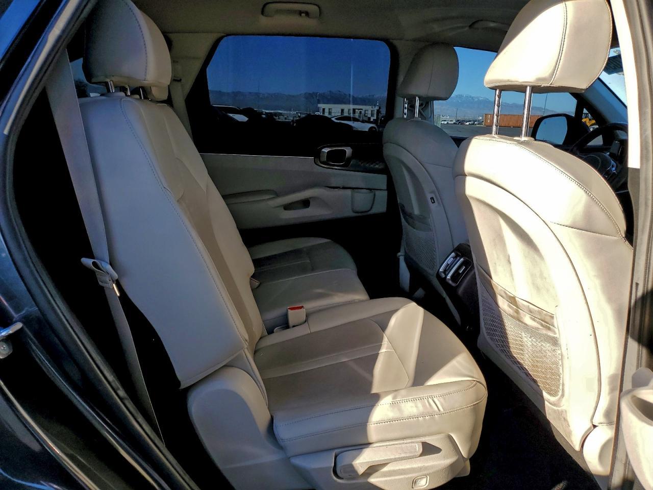2023 KIA SORENTO