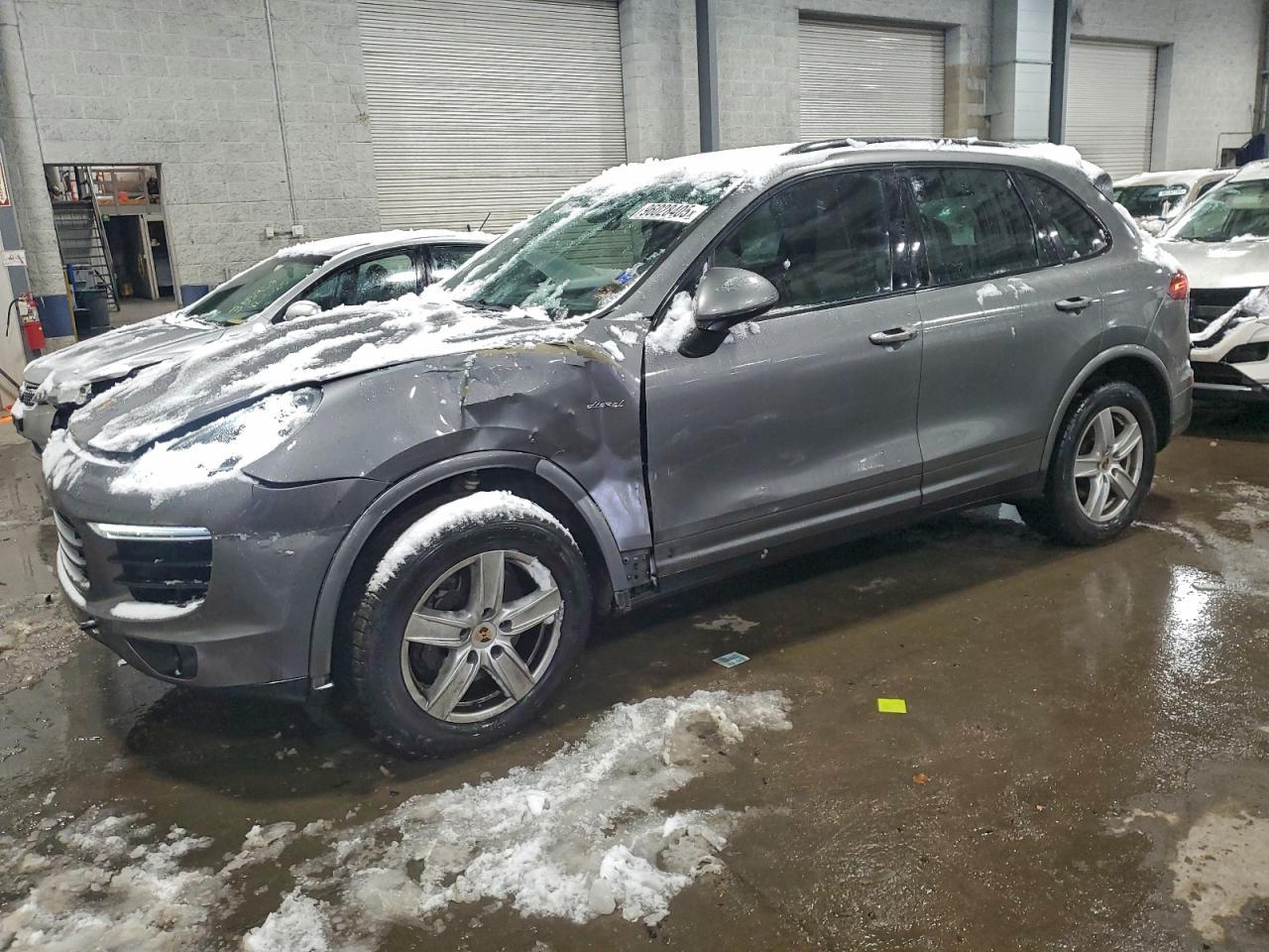 2015 PORSCHE CAYENNE