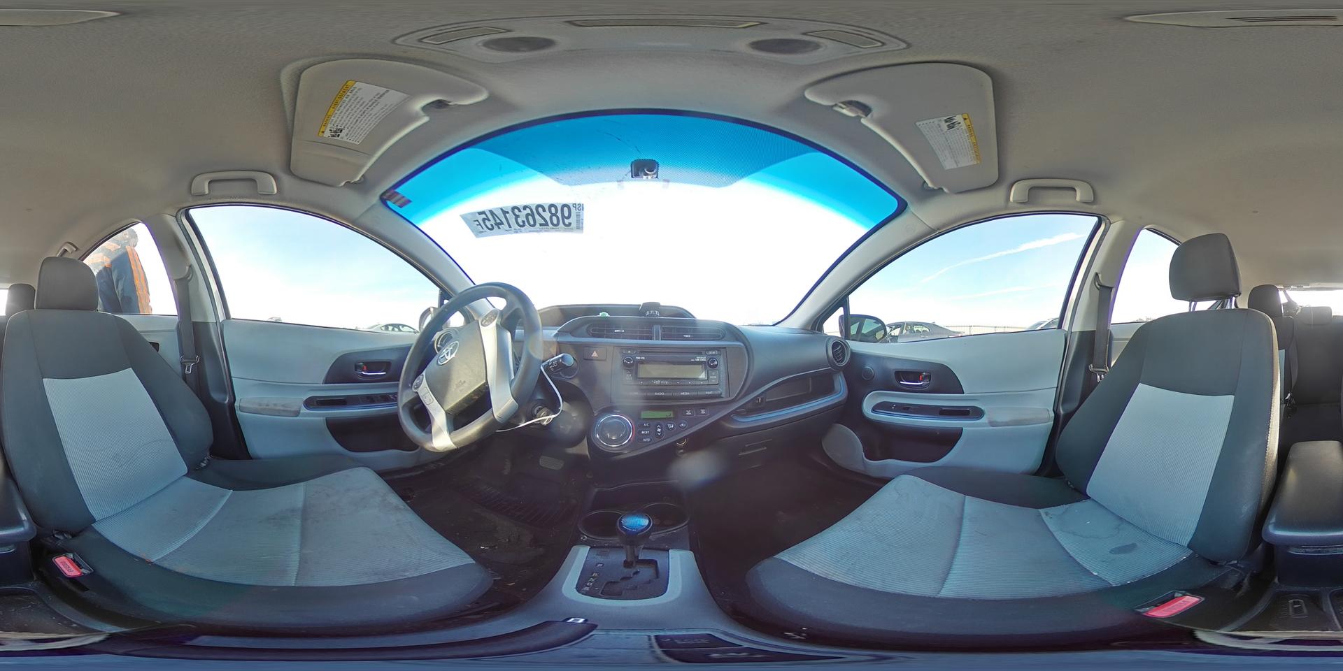 2013 TOYOTA Prius c