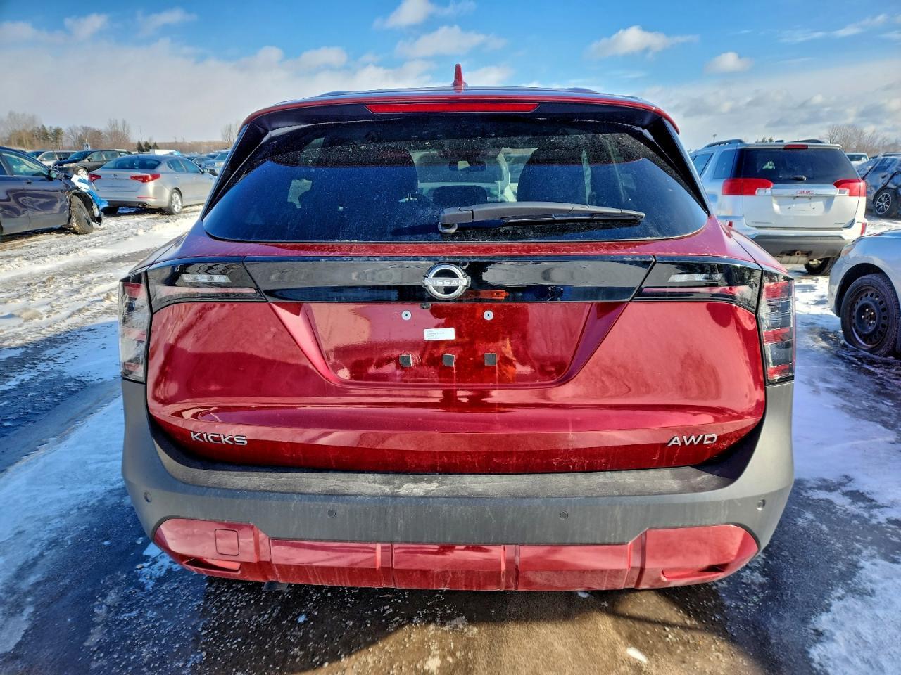 2025 NISSAN KICKS