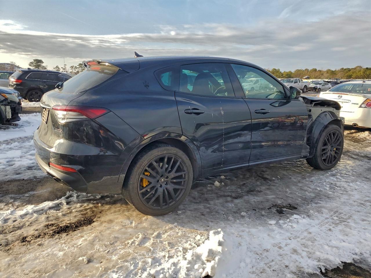 2023 MASERATI Levante