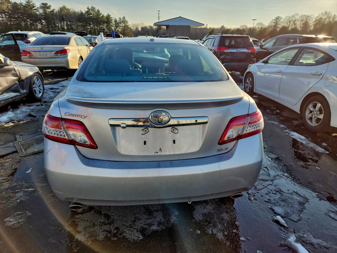 2011 TOYOTA CAMRY