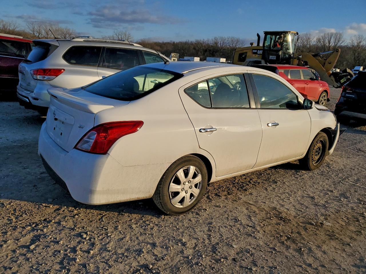 2017 NISSAN VERSA