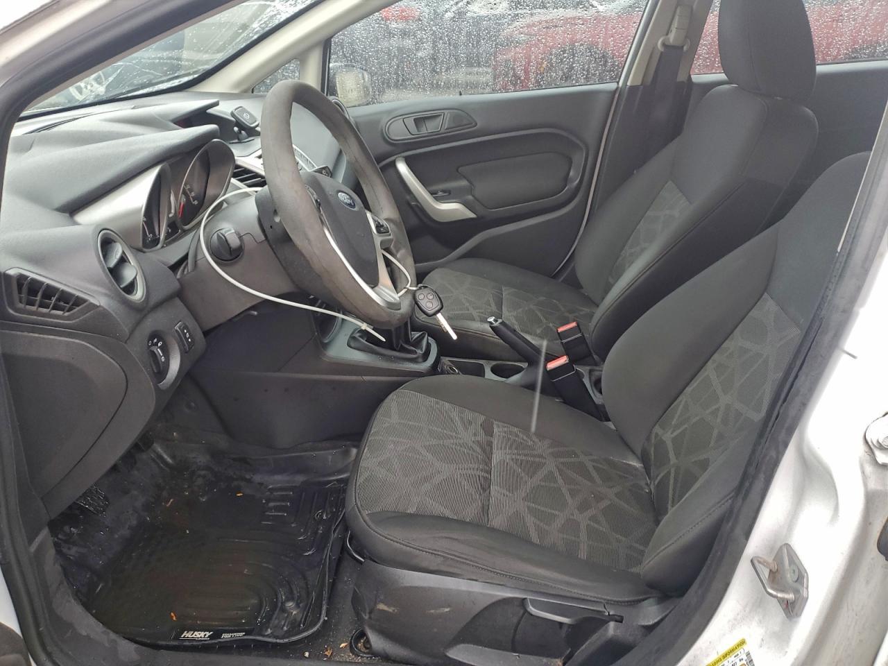 2011 FORD Fiesta