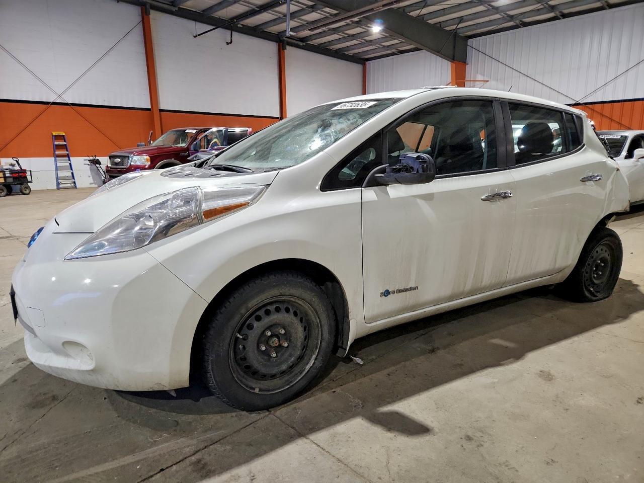 2015 NISSAN LEAF