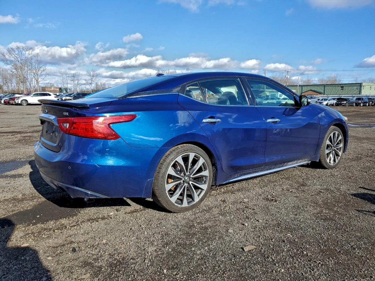 2016 NISSAN Maxima