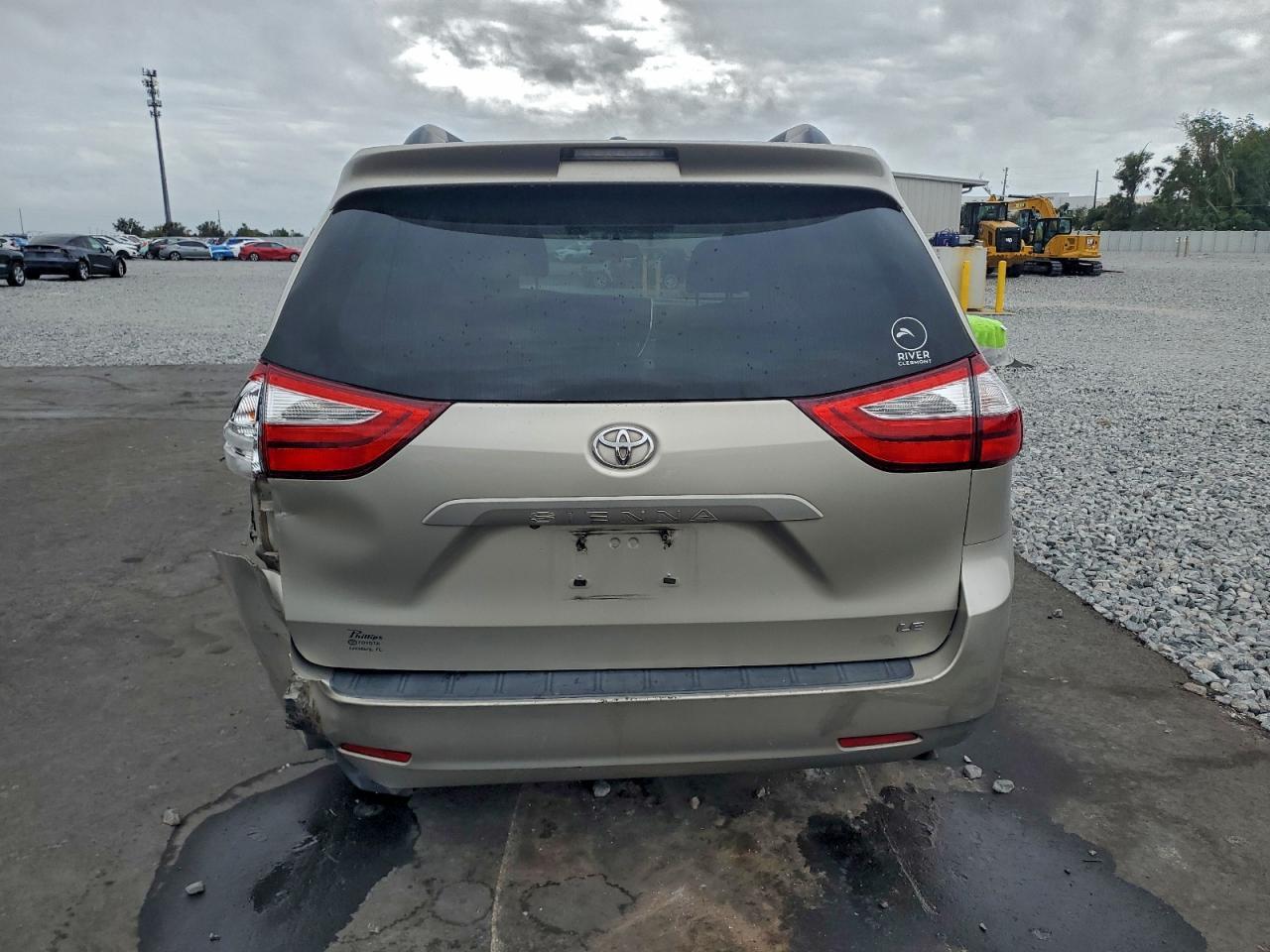 2017 TOYOTA SIENNA
