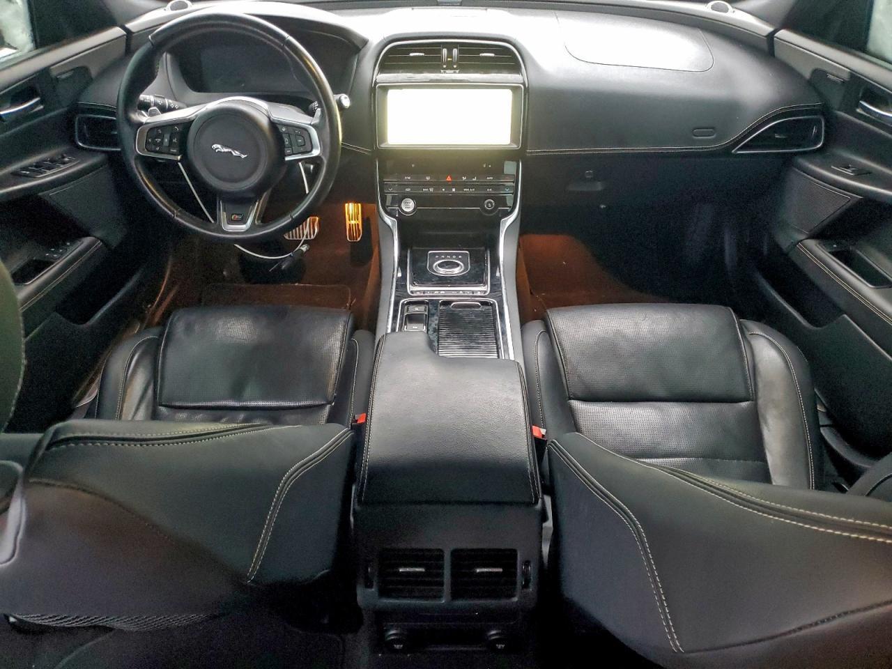 2019 JAGUAR XE