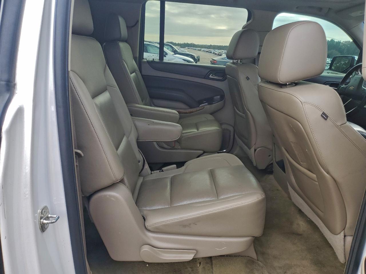 2016 CHEVROLET Suburban