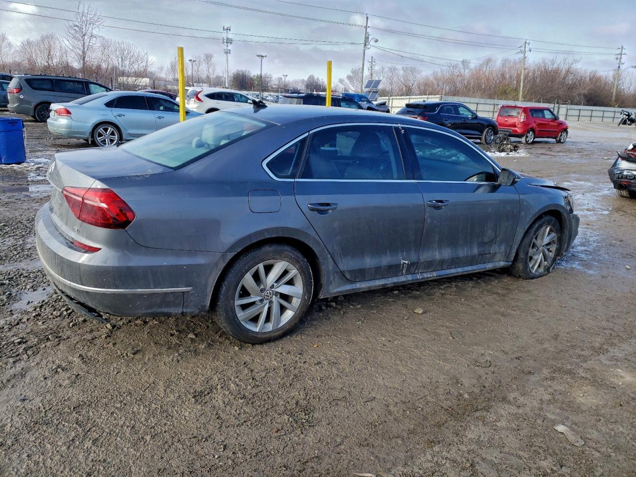 2018 VOLKSWAGEN Passat