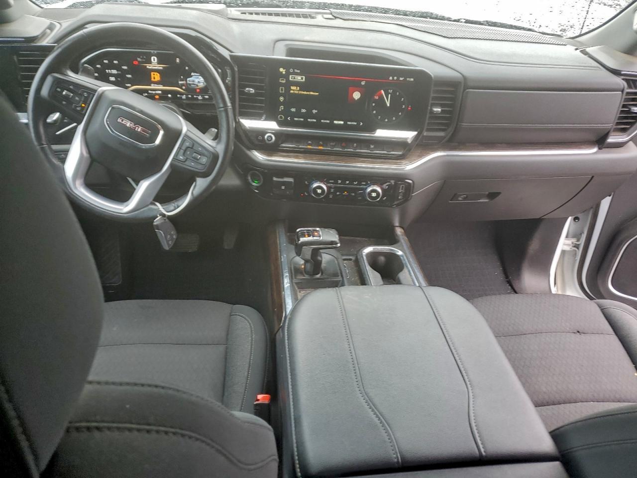2023 GMC Sierra