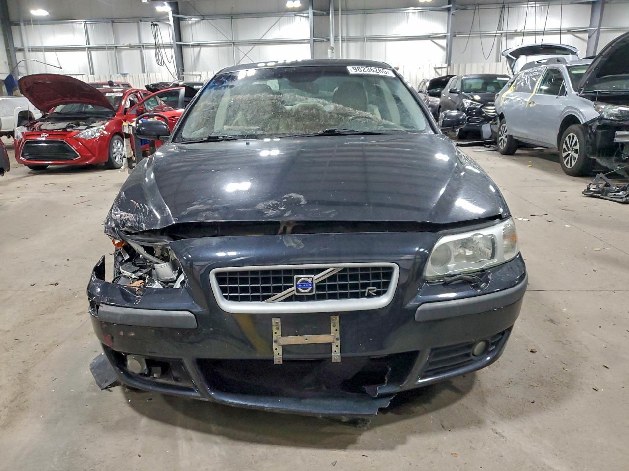 2004 VOLVO S60