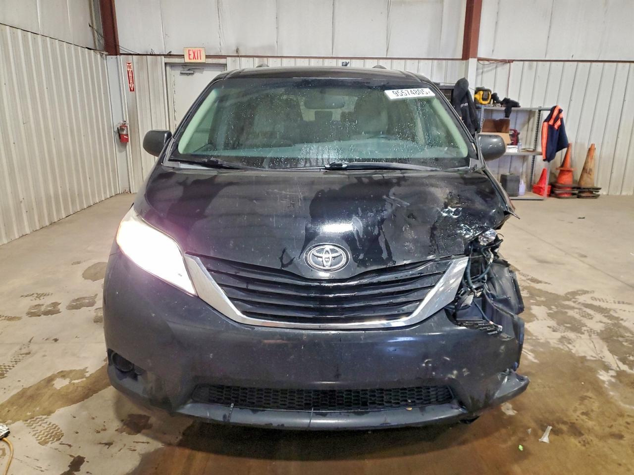 2015 TOYOTA SIENNA
