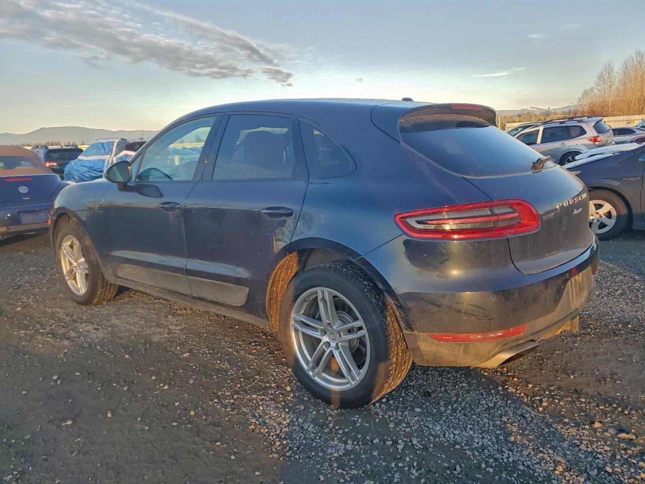 2017 PORSCHE Macan