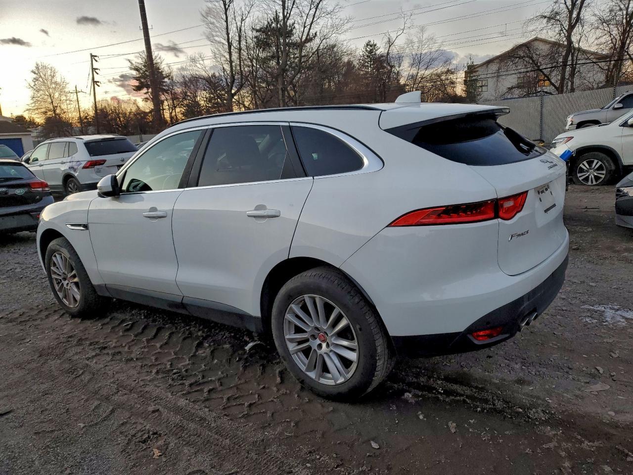 2017 JAGUAR F-Pace