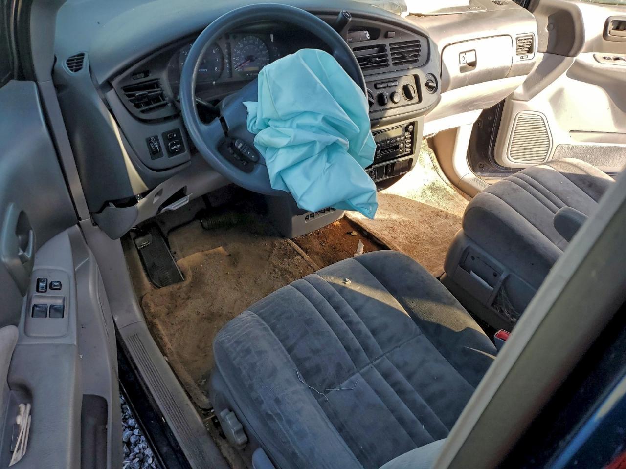 2002 TOYOTA SIENNA