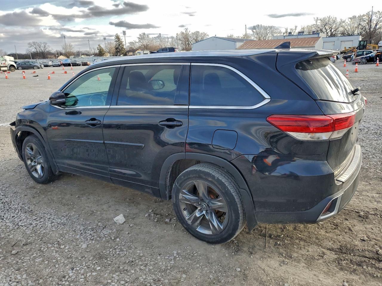 2017 TOYOTA HIGHLANDER