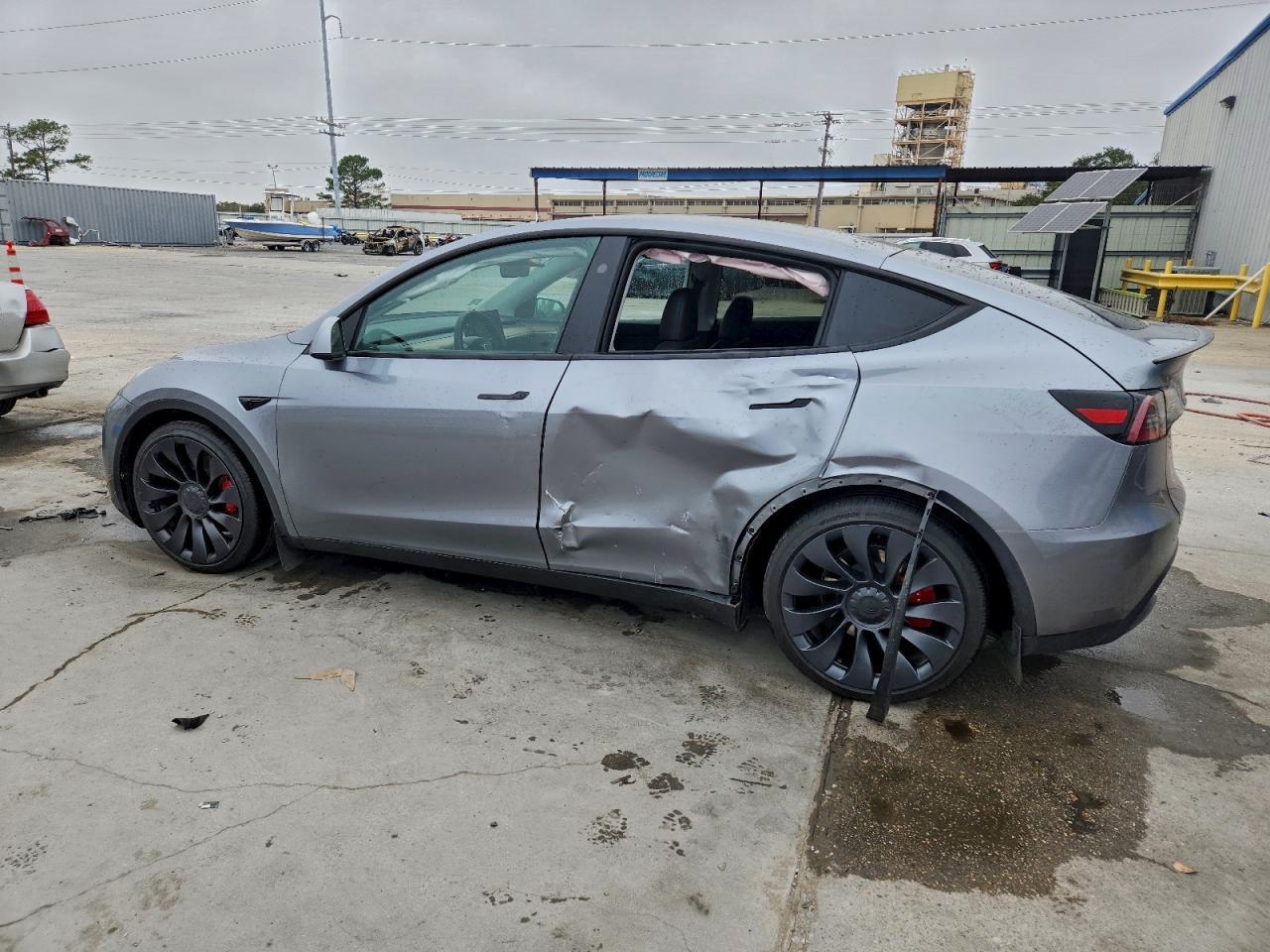 2024 TESLA MODEL Y
