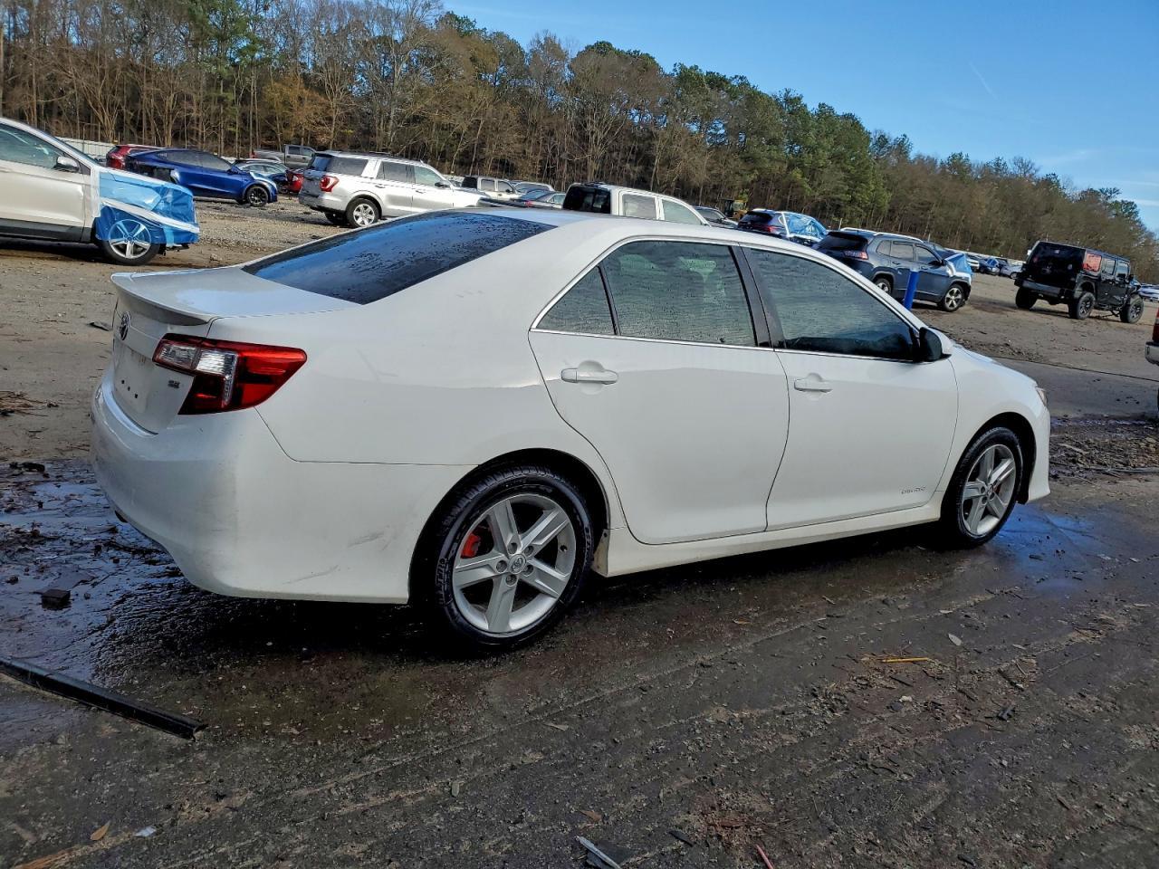 2014 TOYOTA CAMRY