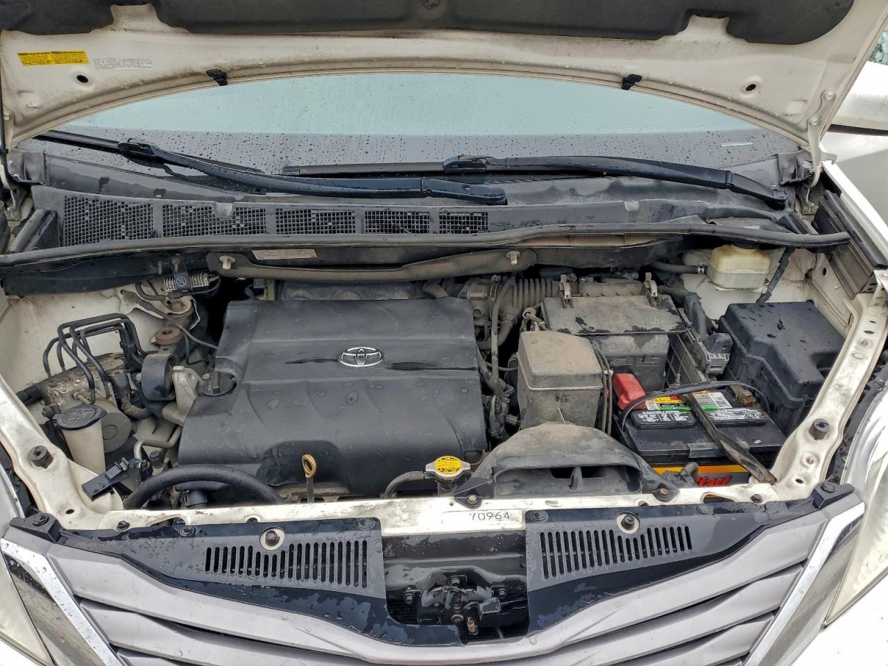 2016 TOYOTA SIENNA