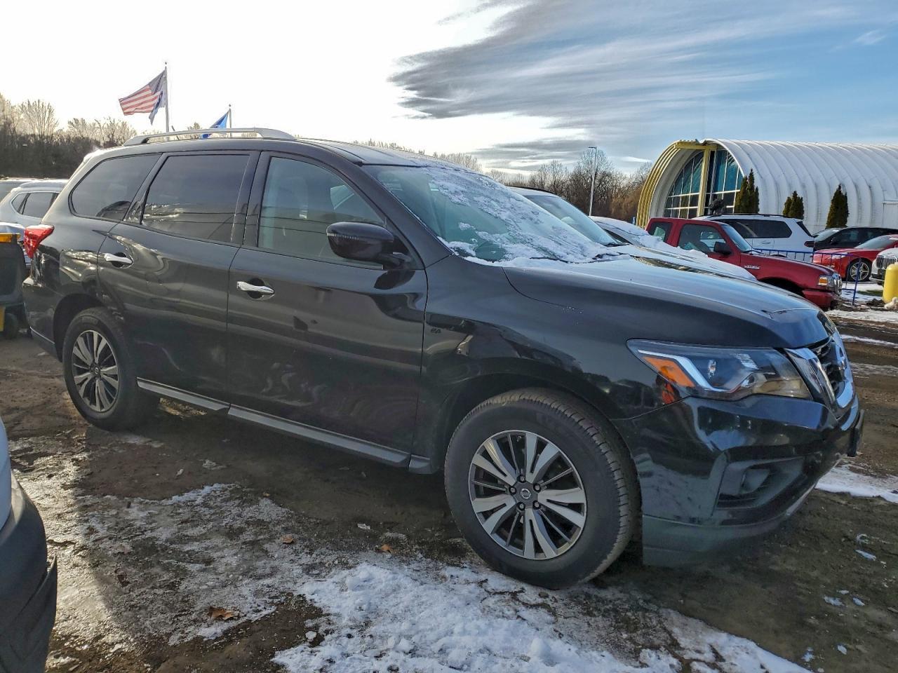 2017 NISSAN PATHFINDER