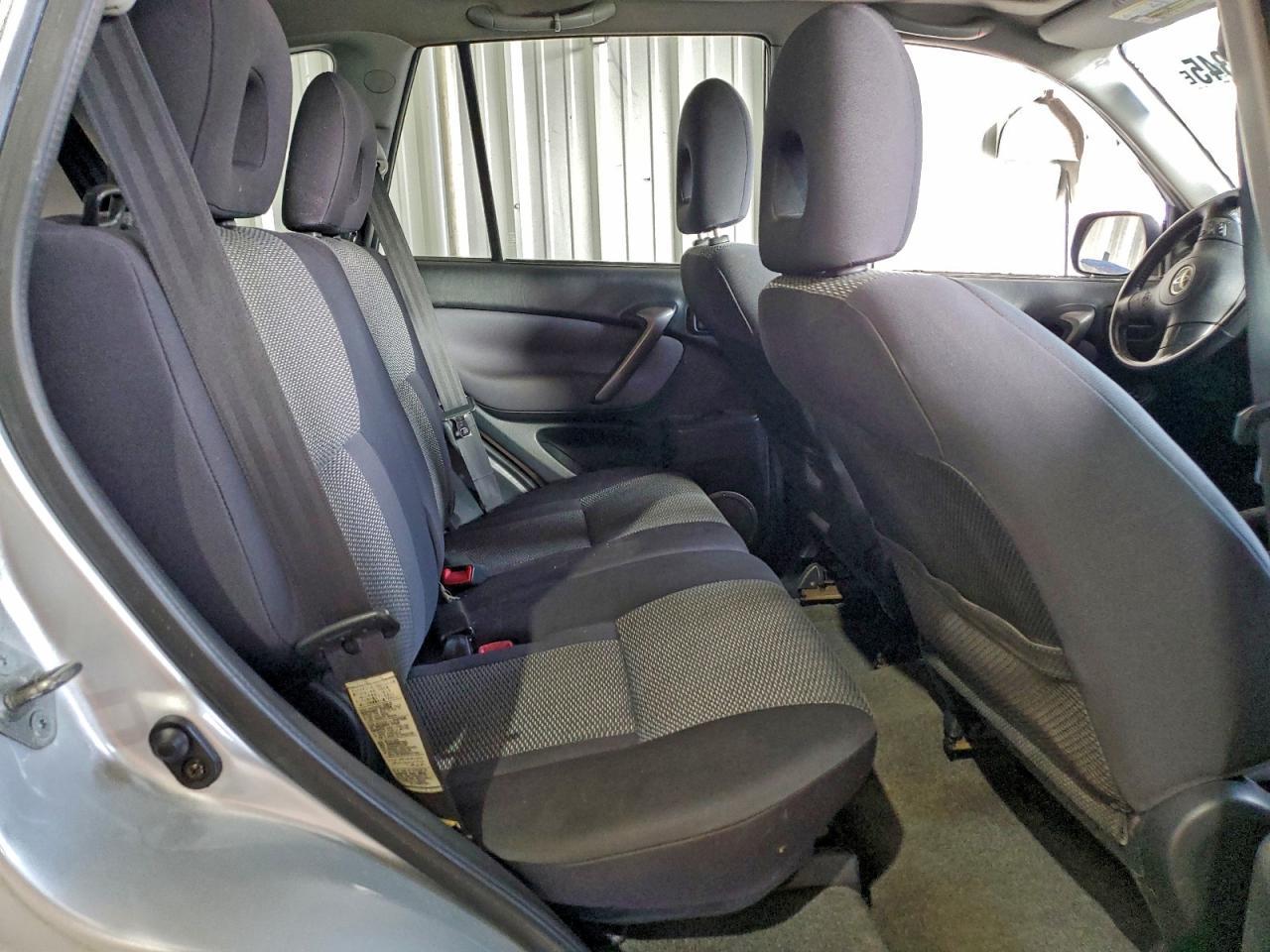 2004 TOYOTA RAV4