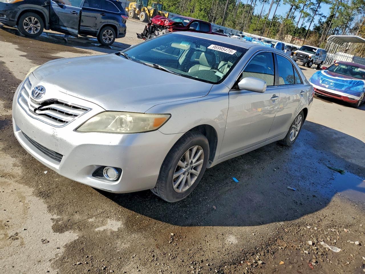 2011 TOYOTA CAMRY