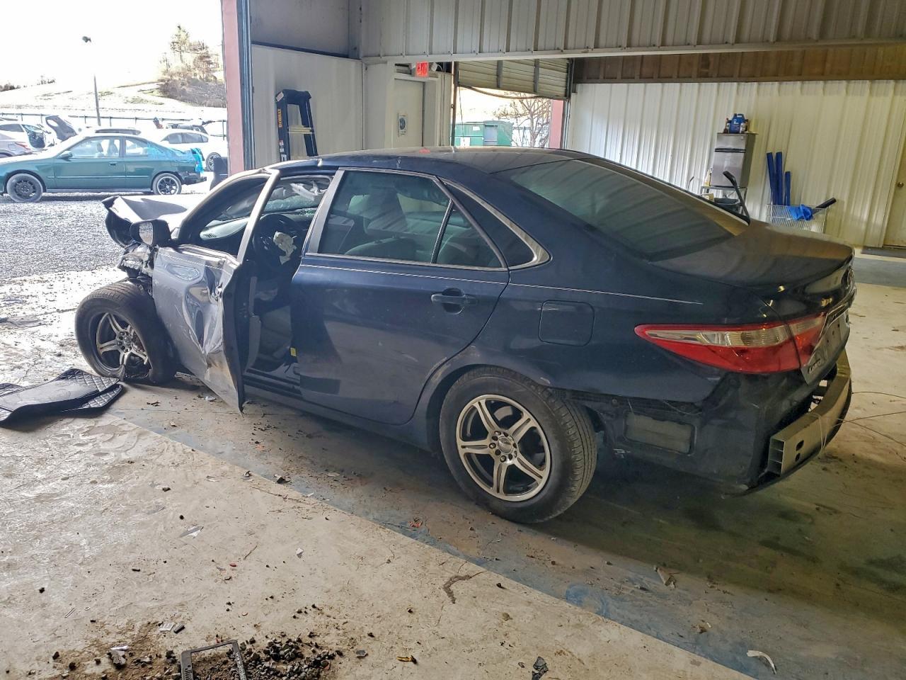 2017 TOYOTA CAMRY