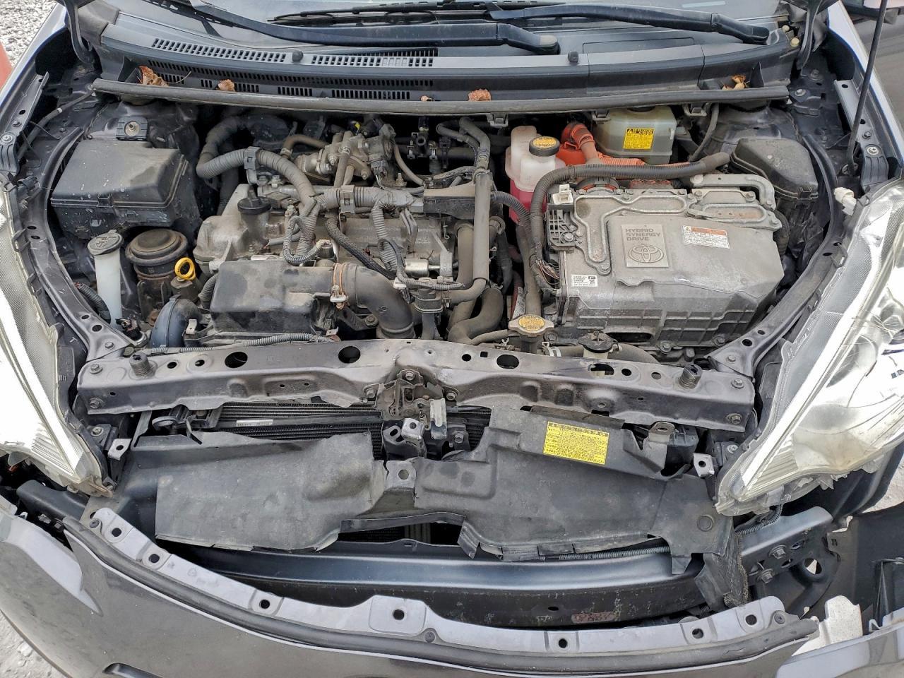 2014 TOYOTA Prius c