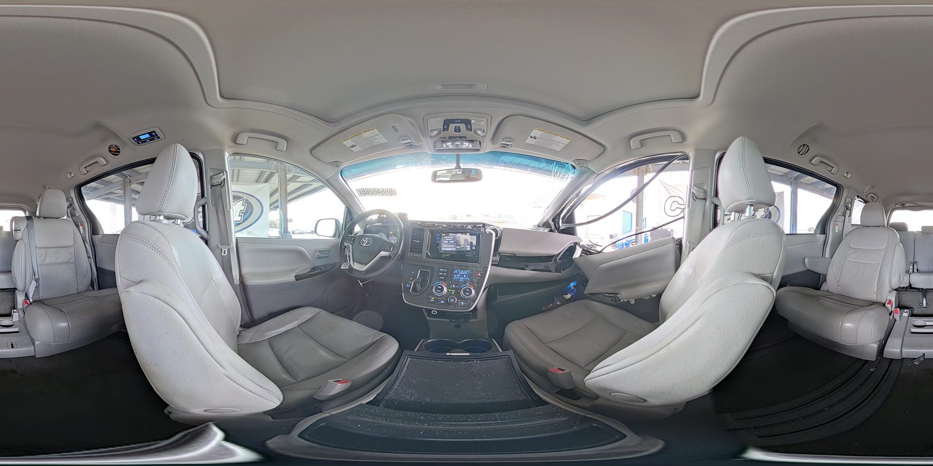2017 TOYOTA SIENNA