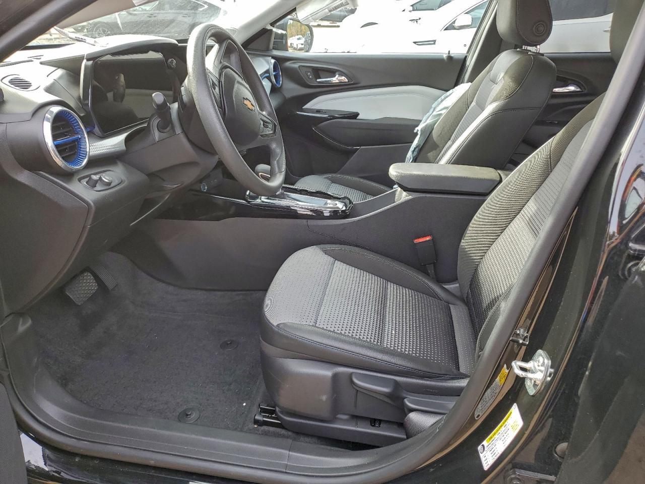 2025 CHEVROLET TRAX