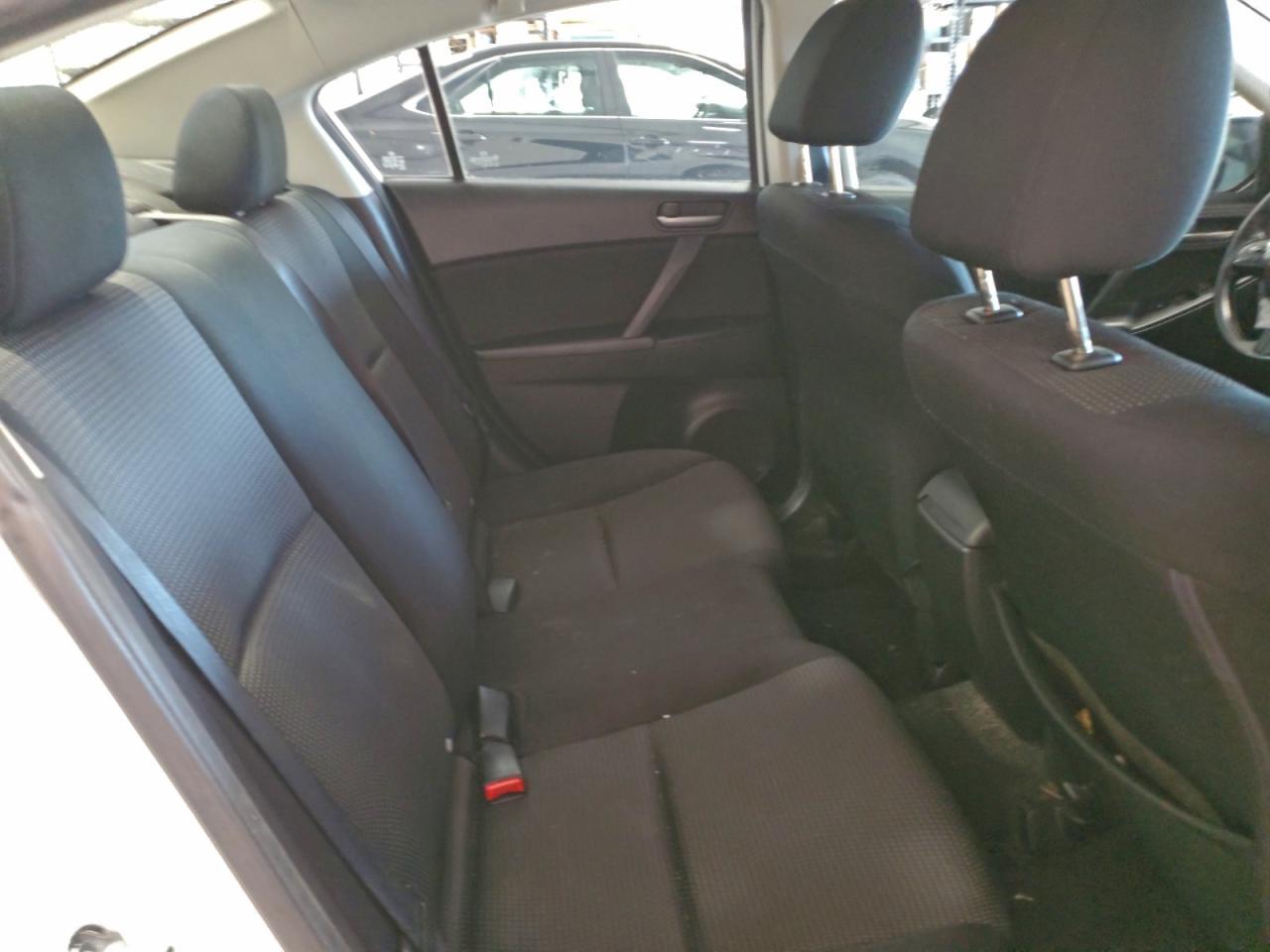 2013 MAZDA 3