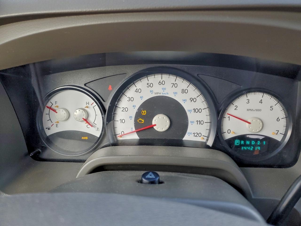 2010 DODGE Dakota