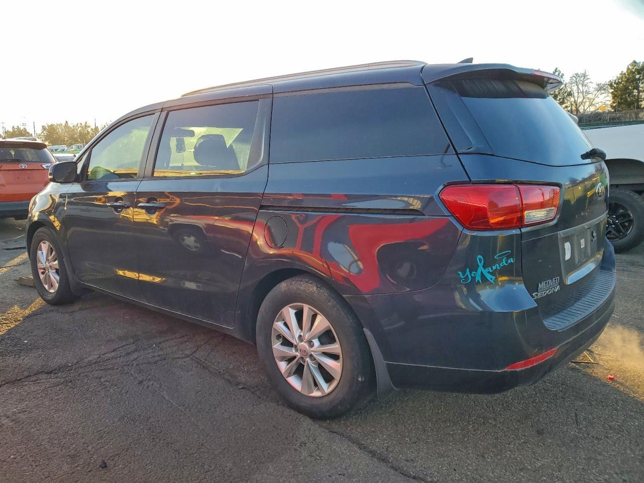 2015 KIA SEDONA