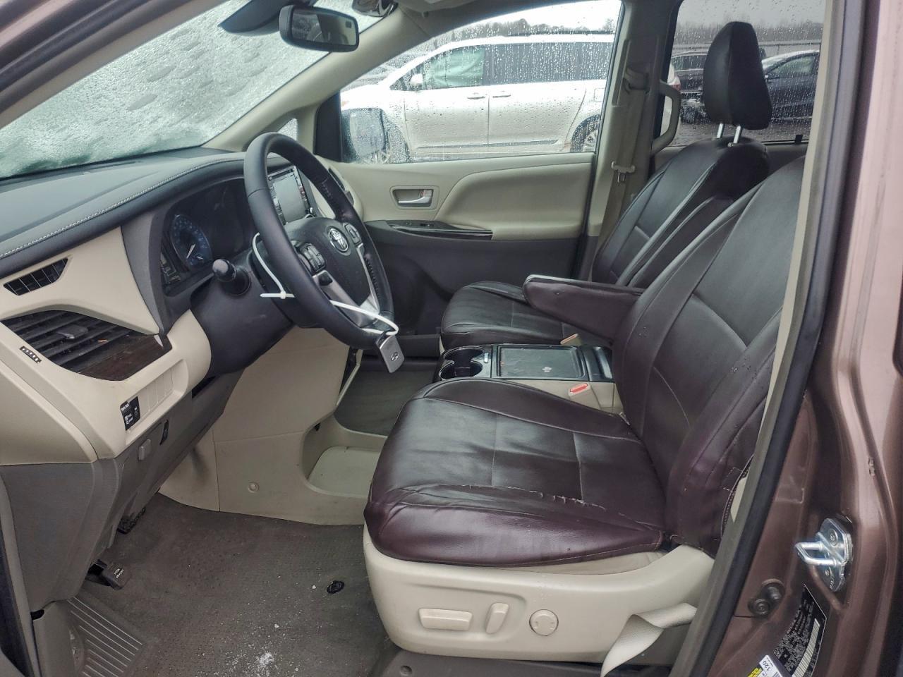 2019 TOYOTA SIENNA