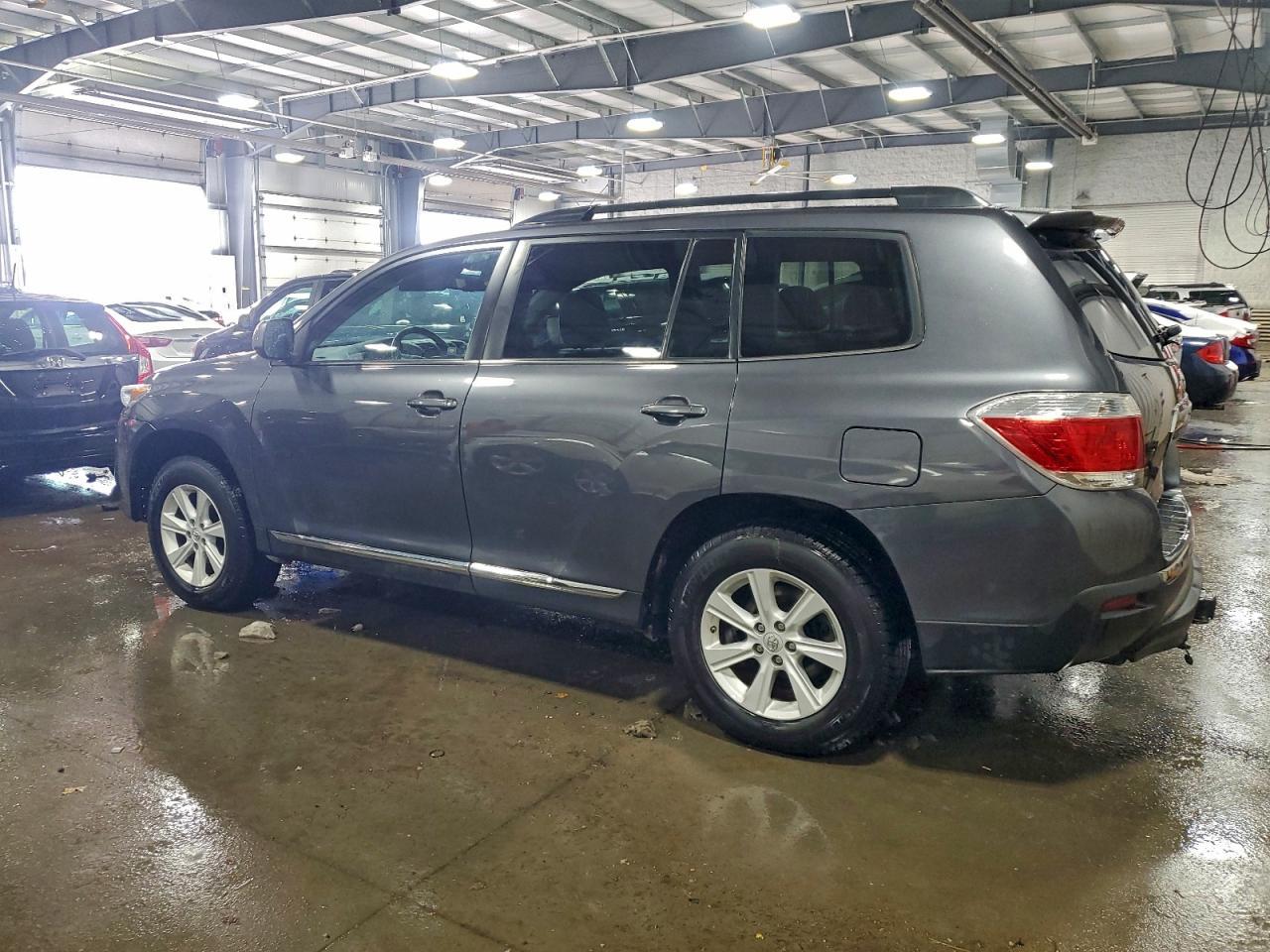 2013 TOYOTA HIGHLANDER