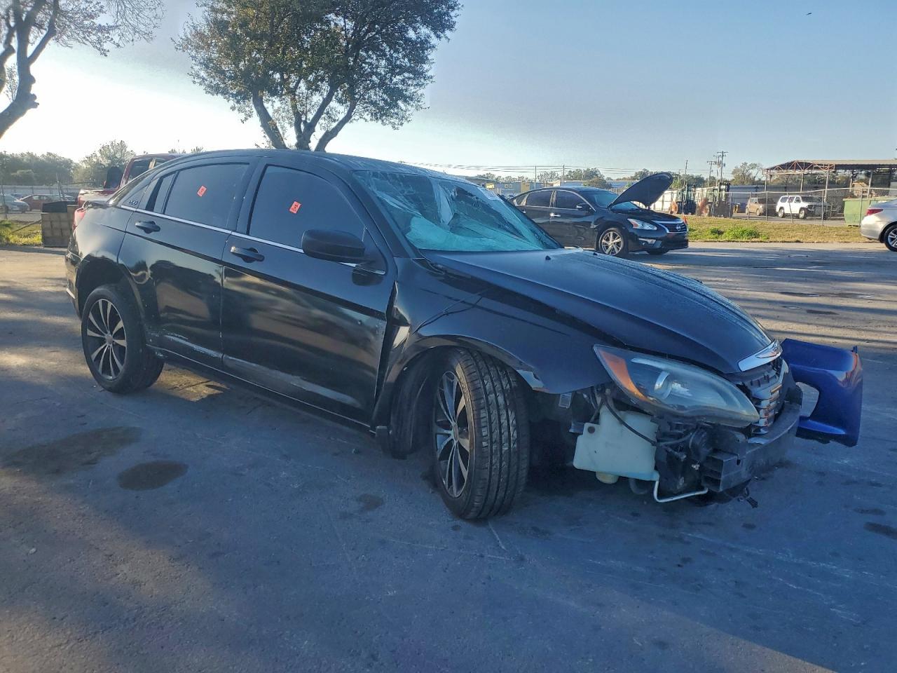 2013 CHRYSLER 200
