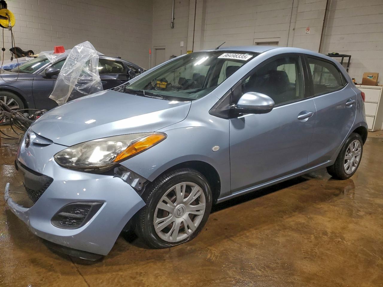 2013 MAZDA 2