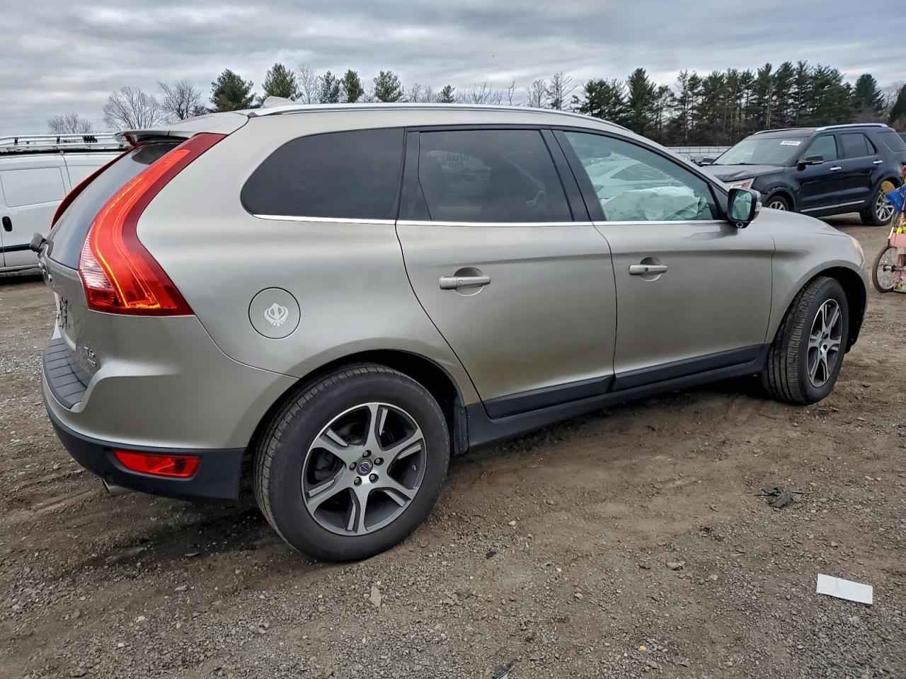 2013 VOLVO XC60
