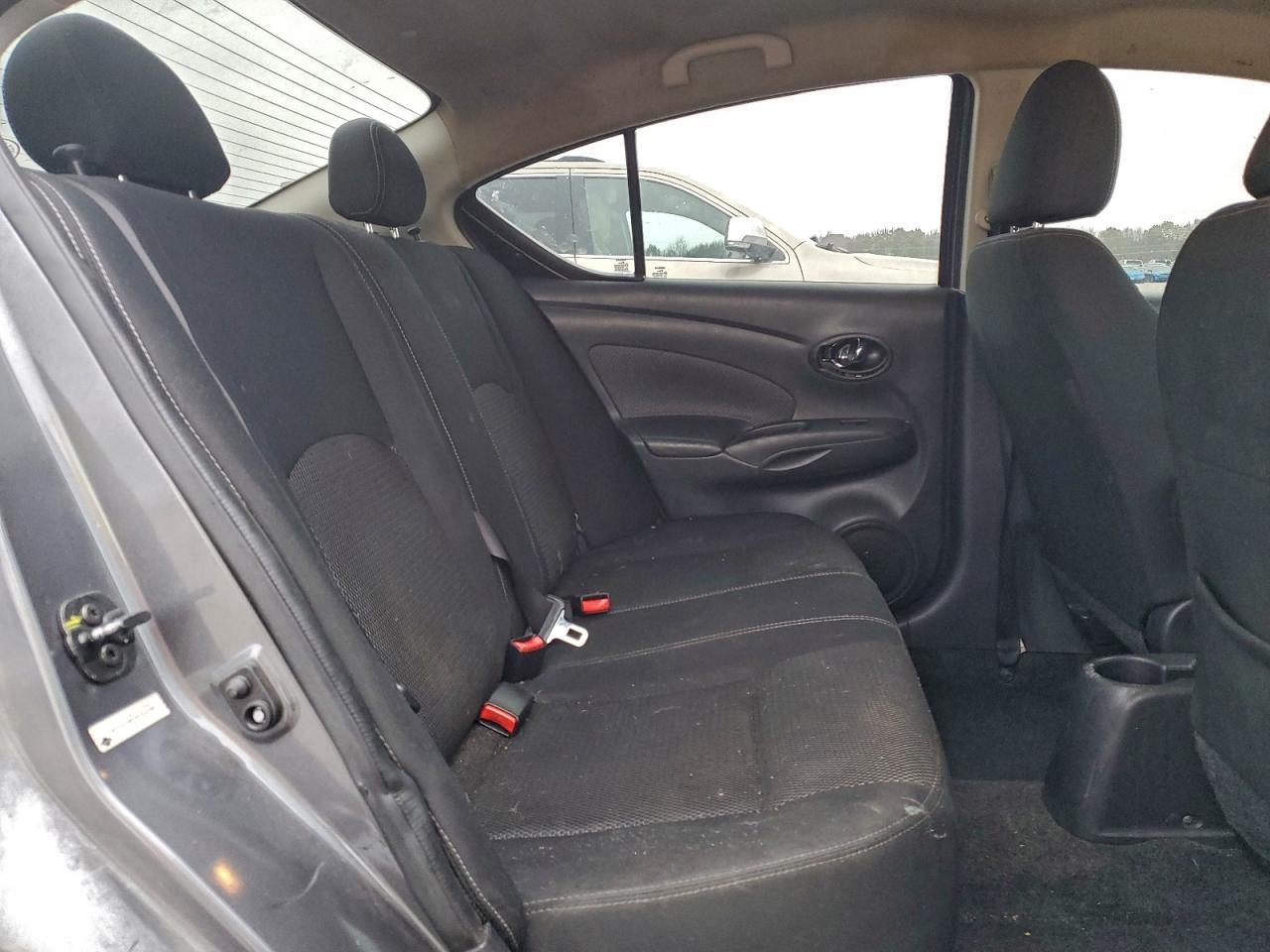 2017 NISSAN VERSA