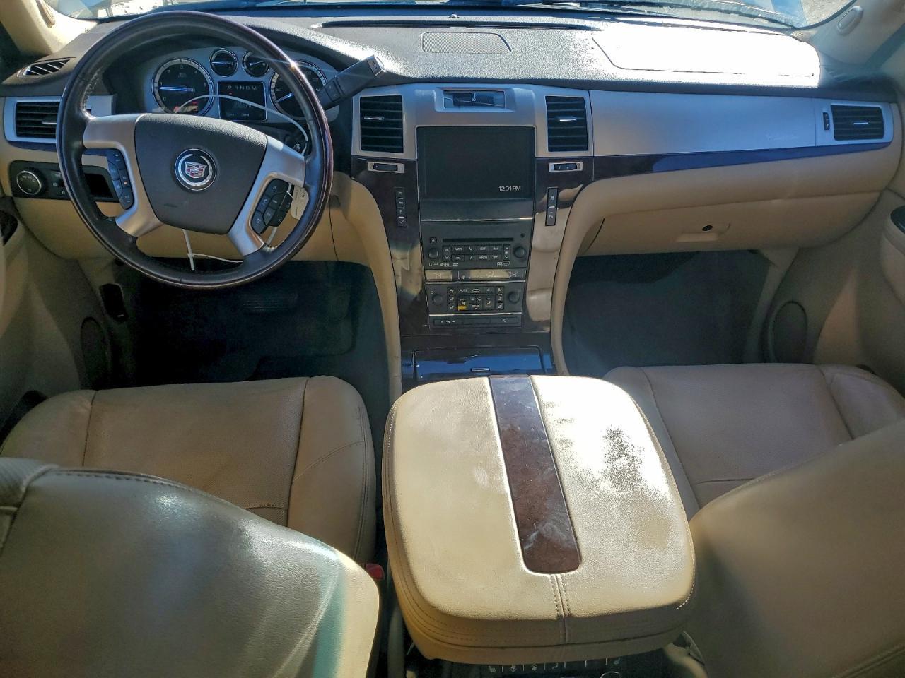 2011 CADILLAC Escalade ESV