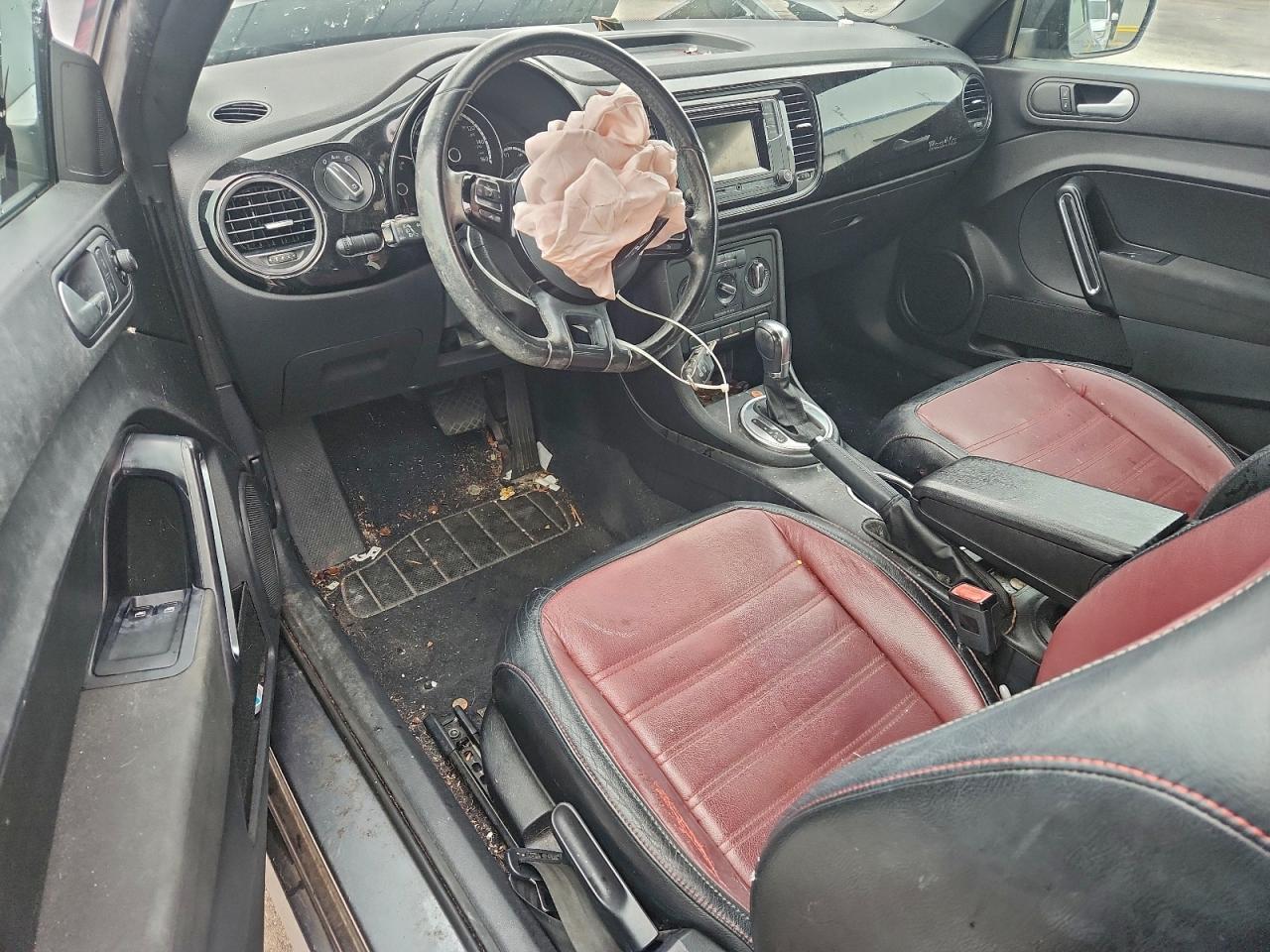 2016 VOLKSWAGEN Beetle
