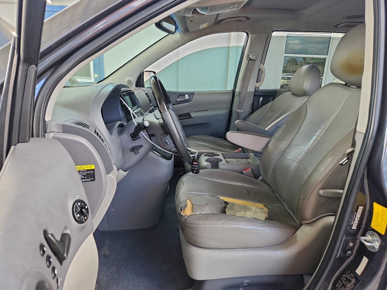 2012 KIA SEDONA